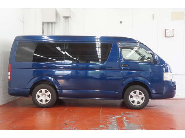 2005 Toyota Hiace – thumbnail 4