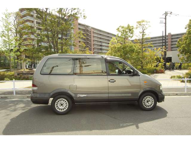 1996 Nissan Largo – thumbnail 4