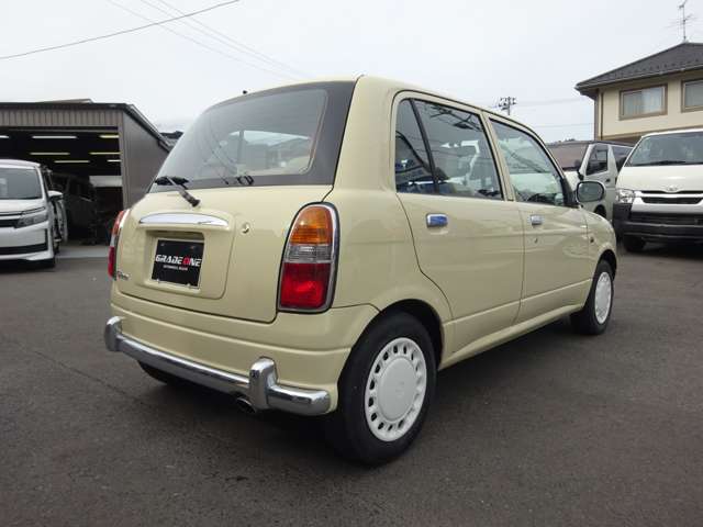 2000 Daihatsu Mira Gino – thumbnail 4