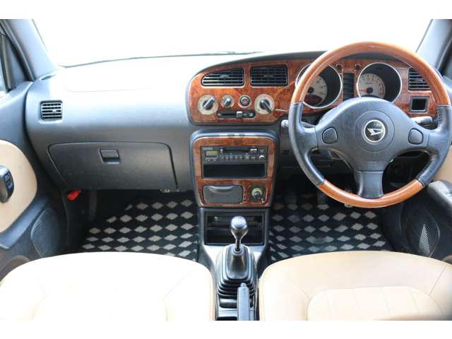 2003 Daihatsu Mira Gino – thumbnail 2