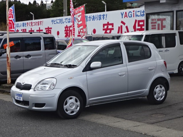 2004 Toyota Vitz