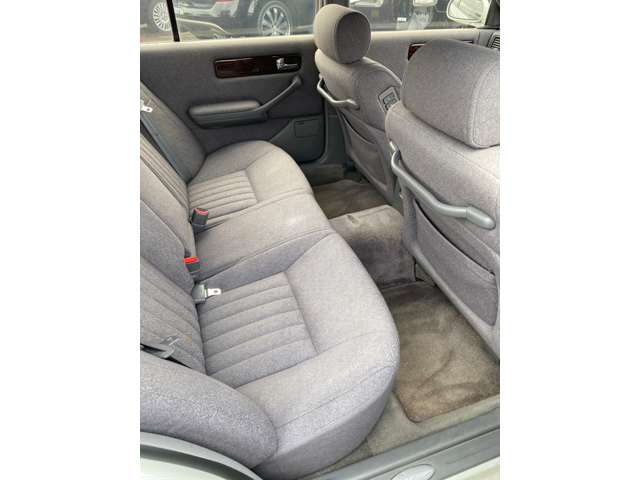 1994 Nissan Cima – thumbnail 4