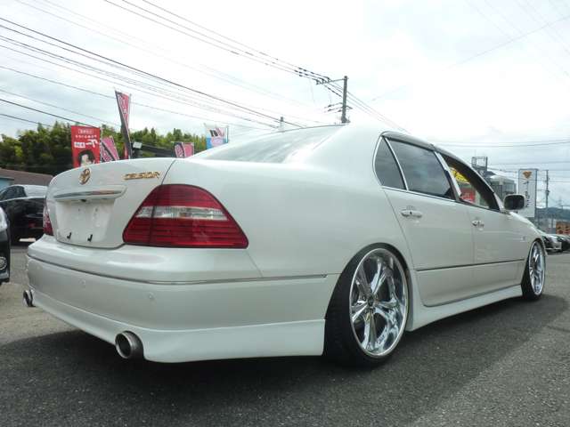 2004 Toyota Celsior – thumbnail 4