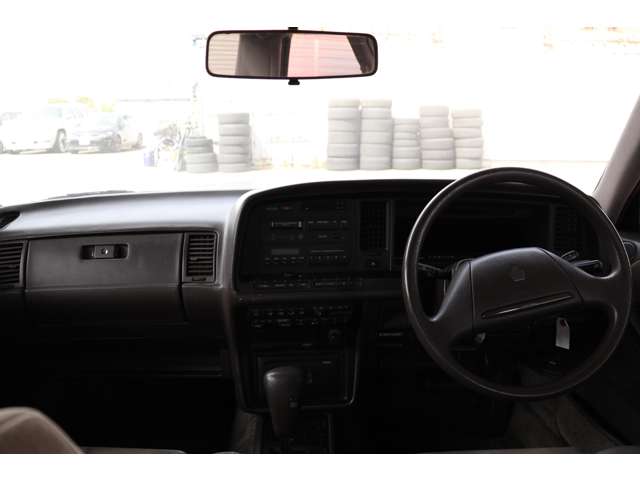 1990 Toyota Crown – thumbnail 3