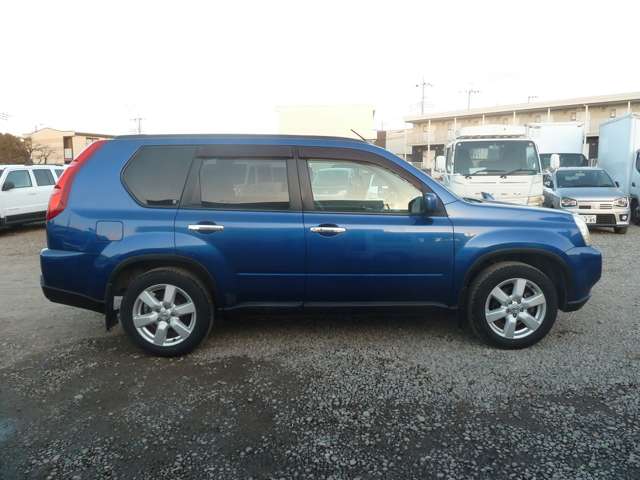 2009 Nissan X-Trail – thumbnail 4