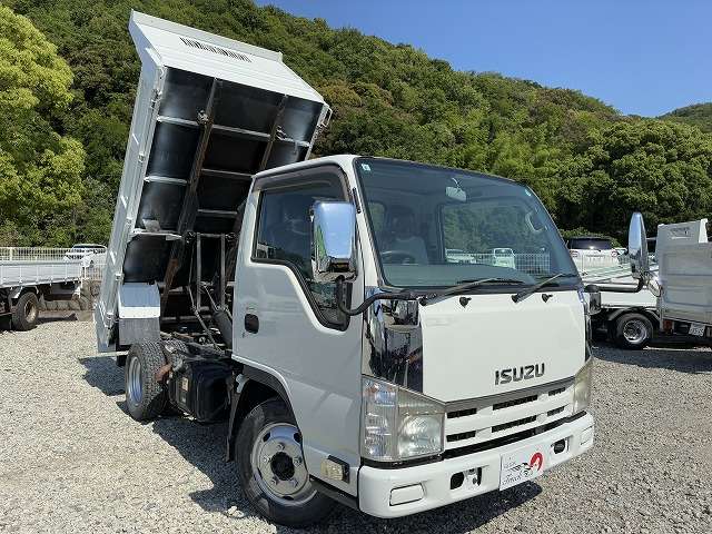 2010 Isuzu Elf – thumbnail 3