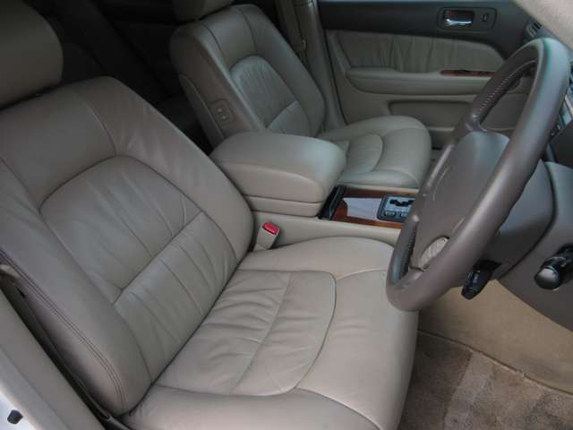 1999 Toyota Celsior – thumbnail 3