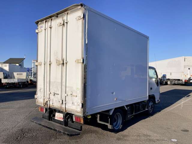 2009 Isuzu Elf – thumbnail 2