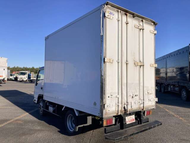 2009 Isuzu Elf – thumbnail 3