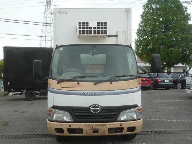 2008 Hino Dutro – thumbnail 2