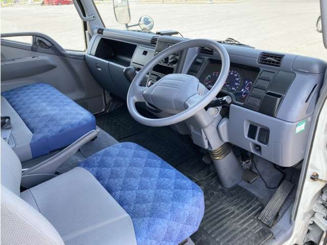 2005 Mitsubishi Fuso Canter – thumbnail 2