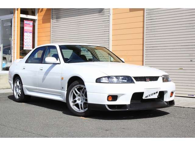 1998 Nissan Skyline GT-R Sedan – thumbnail 2