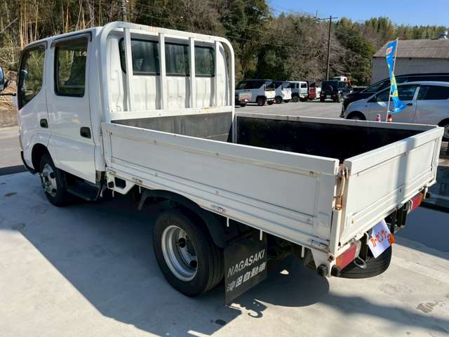 2004 Hino Dutro – thumbnail 3