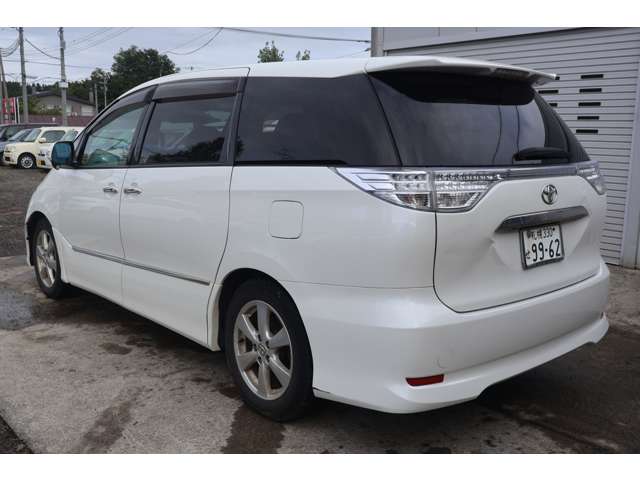 2009 Toyota Estima Hybrid – thumbnail 4
