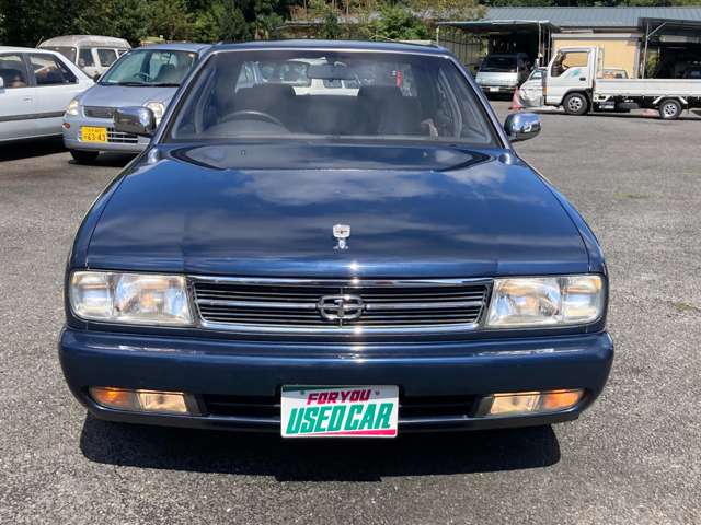 1991 Nissan Gloria – thumbnail 2