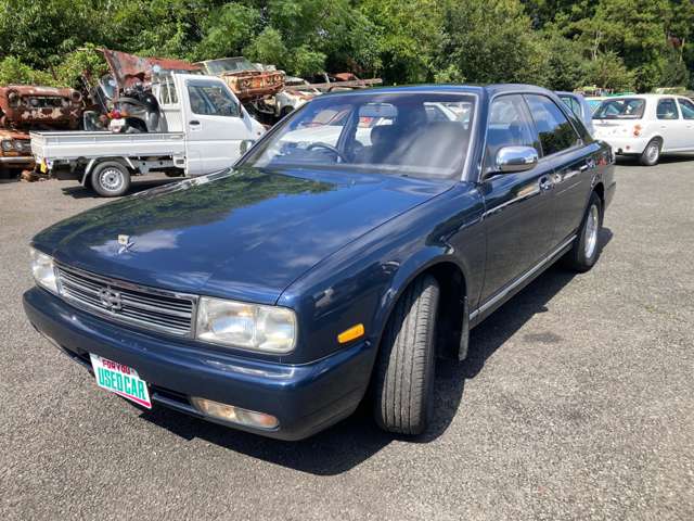 1991 Nissan Gloria – thumbnail 3