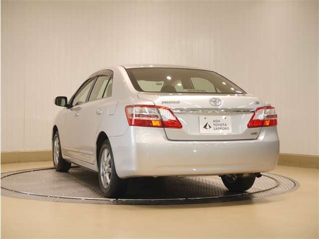 2010 Toyota Premio – thumbnail 3