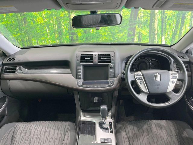 2010 Toyota Crown Athlete – thumbnail 2