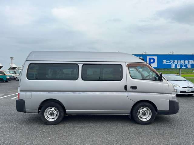 2004 Nissan Caravan – thumbnail 4