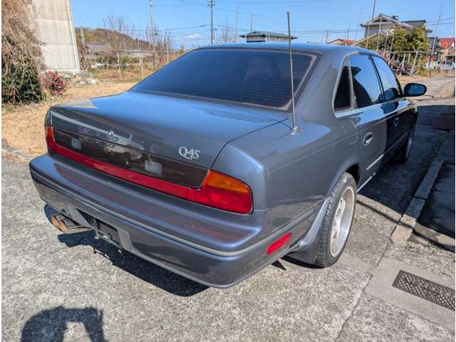 1990 Nissan Infiniti Q45 – thumbnail 3