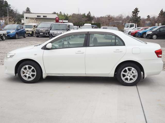 2010 Toyota Corolla Axio – thumbnail 4