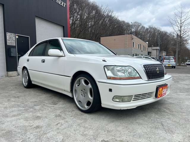 2002 Toyota Crown Majesta – thumbnail 3