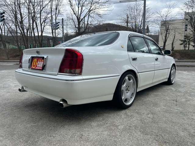 2002 Toyota Crown Majesta – thumbnail 4