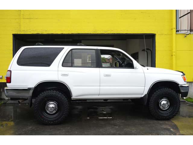 1996 Toyota Hilux Surf – thumbnail 3