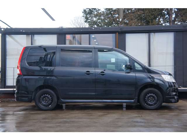 2007 Nissan Serena – thumbnail 4