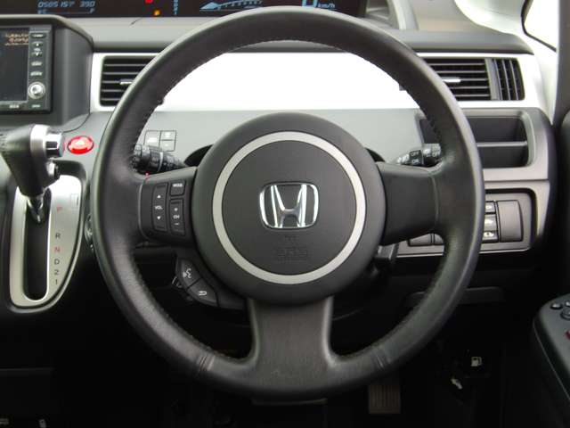 2009 Honda Stepwgn – thumbnail 3