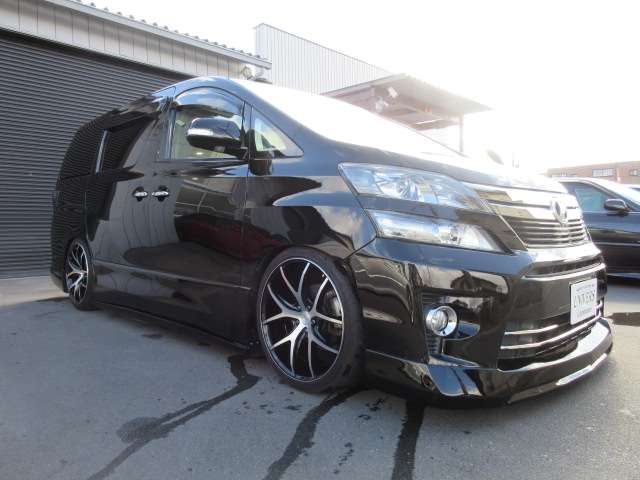 2010 Toyota Vellfire – thumbnail 3
