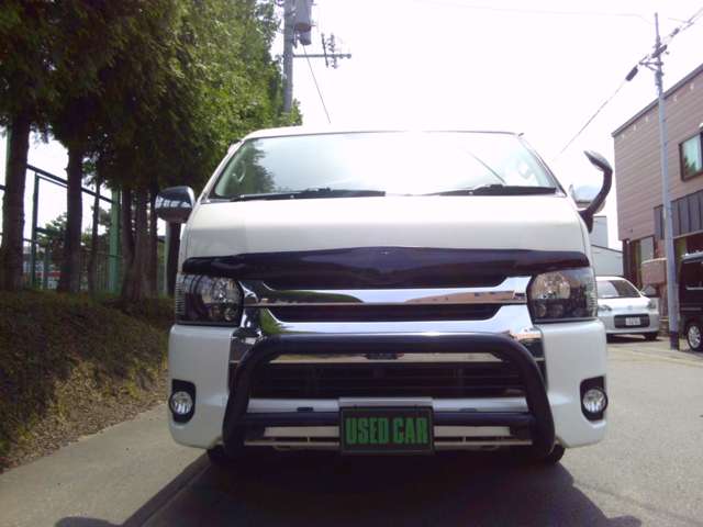 2009 Toyota Hiace – thumbnail 2