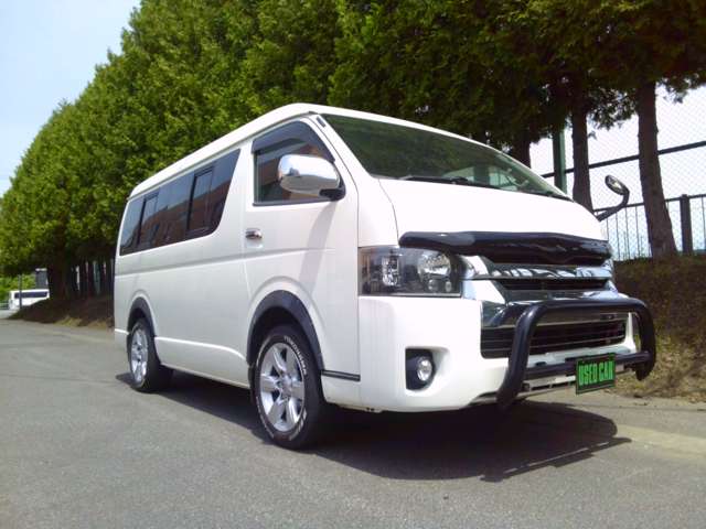 2009 Toyota Hiace – thumbnail 3