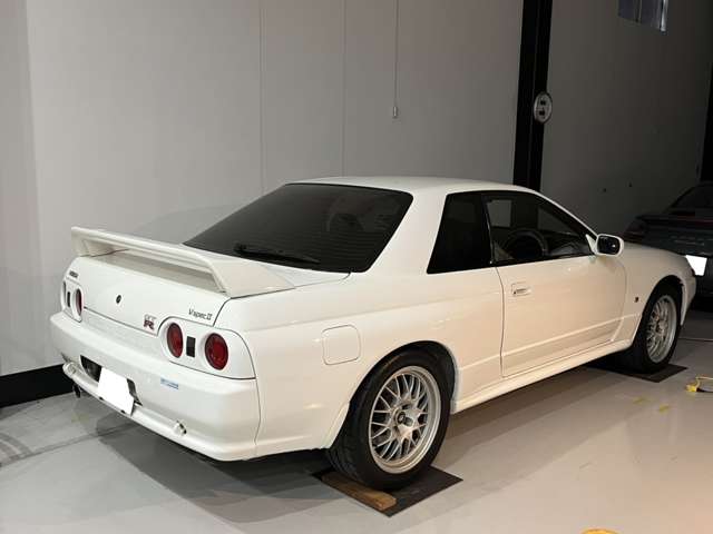 1994 Nissan Skyline GT-R – thumbnail 4