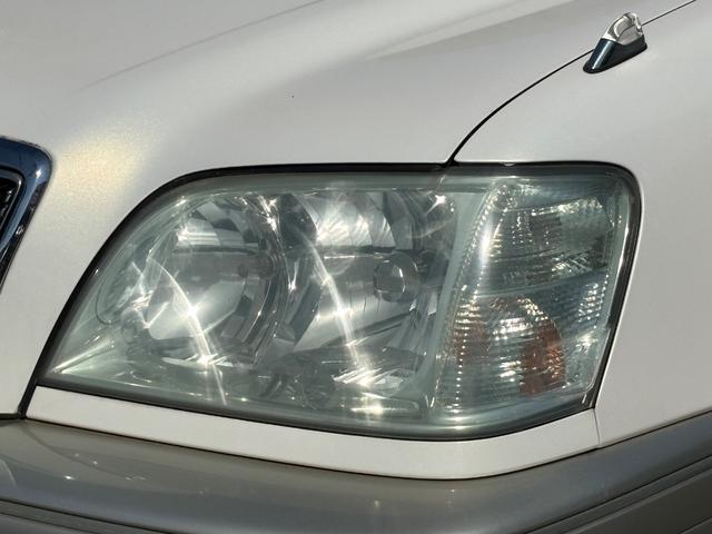 2003 Toyota Crown Royal – thumbnail 4