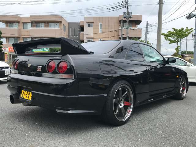 1995 Nissan Skyline GT-R – thumbnail 2