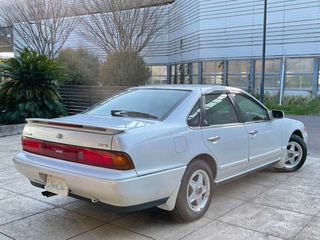 1992 Nissan Cefiro – thumbnail 2