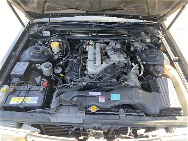 1999 Nissan Cedric Sedan – thumbnail 4