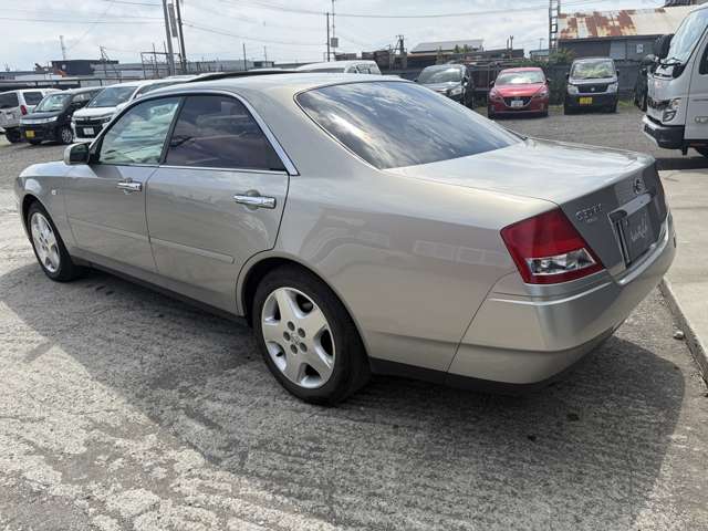 2003 Nissan Cedric – thumbnail 4