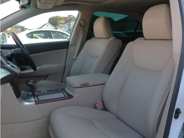 2009 Toyota Crown Majesta – thumbnail 4