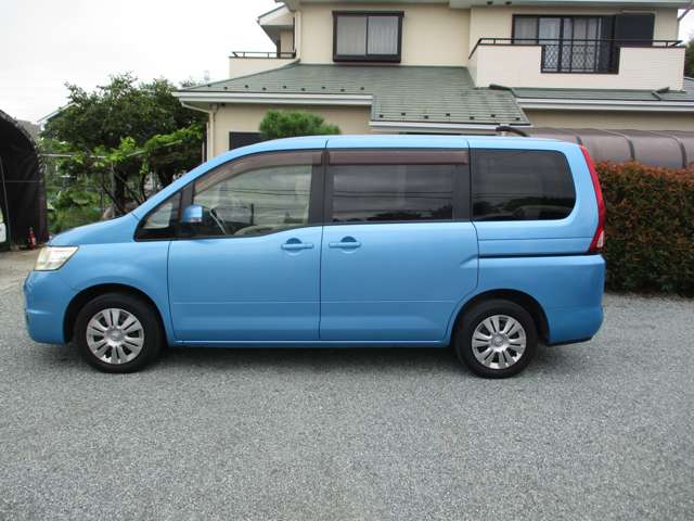 2009 Nissan Serena – thumbnail 3