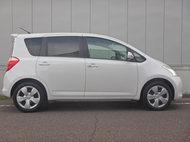 2006 Toyota Ractis – thumbnail 2