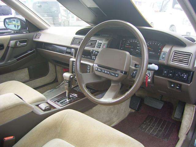 1992 Nissan Cima – thumbnail 4