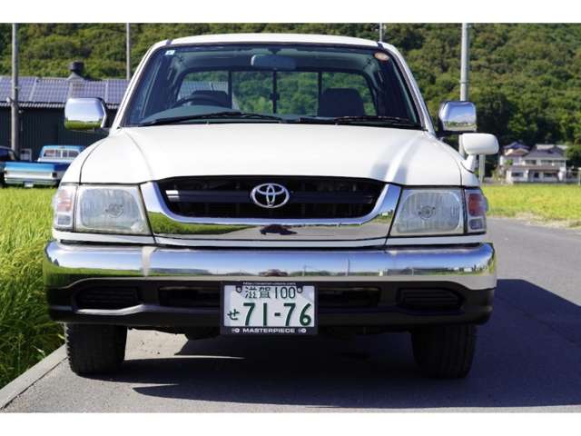 2002 Toyota Hilux – thumbnail 3