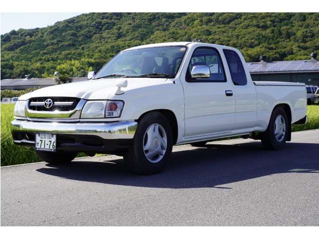 2002 Toyota Hilux – thumbnail 4