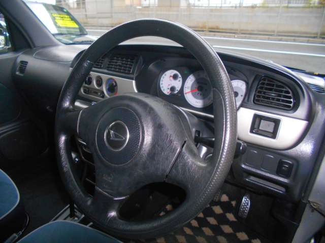 2001 Daihatsu Mira Gino – thumbnail 4