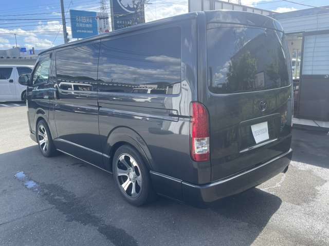 2007 Toyota Hiace – thumbnail 4