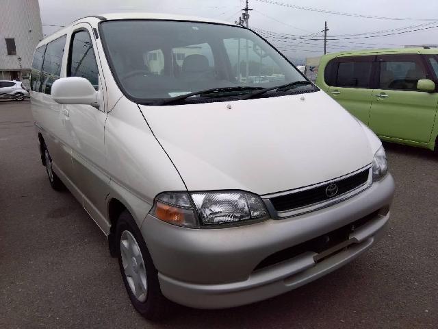 1997 Toyota Granvia – thumbnail 4