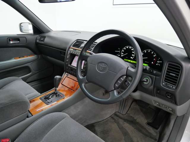2000 Toyota Celsior – thumbnail 3
