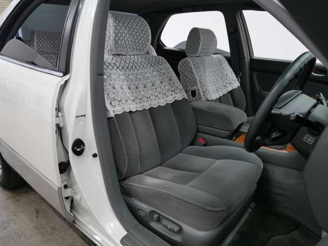 2000 Toyota Celsior – thumbnail 4